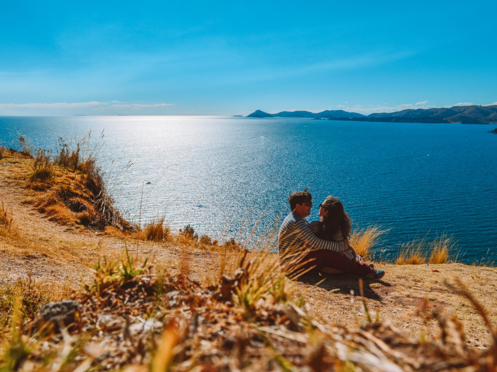 Na metade do caminho, paramos nesse lugar onde tínhamos uma linda vista do Lago Titicaca 